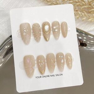 Press-on nails beige medium almond gold pearl